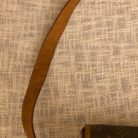 🚫SOLD🚫Authentic Louis Vuitton Saumur 35 - Picture 8 of 15